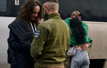 "Без нее ничто не имеет смысла": украинки едут на фронт ради свиданий с любимыми, - NYT