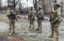 В центрі Києва перевіряють документи: СБУ проводить безпекові заходи в урядовому кварталі