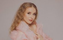 Зірка серіалу "Кріпосна" вперше показала свого чоловіка, від якого народила доньку (фото)