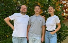 Лідер гурту "ТІК" розповів, де та на кого після школи навчається його 14-річний син