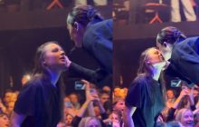 "Неожиданный поворот": известная украинская певица поцеловала девушку на концерте