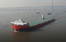 Китай побудував найбільше у світі вантажне судно, здатне працювати в полярних водах (фото)