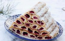 Нежно-ягодная вкуснятина: как приготовить торт "Монастырская хата"