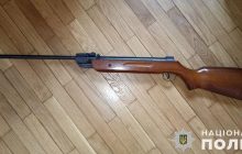 Куля влучила у голову: у Самборі через забавки з пневматичною гвинтівкою поранено дитину