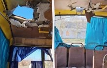 Пробило крышу и контузило водителя: в Херсоне российские дроны атаковали две маршрутки (видео)