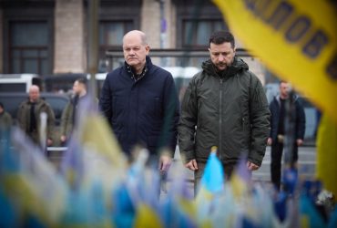 Обговорити умови для перемовин: експерт пояснив візит Шольца до Києва