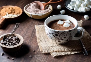 Насолода у кожній чашці: як приготувати розкішний гарячий шоколад з зефірками