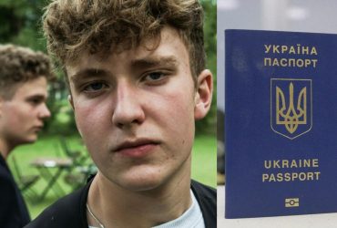 Парням, выехавшим за границу до 18 лет, массово отказывают в выдаче паспортов, - СМИ