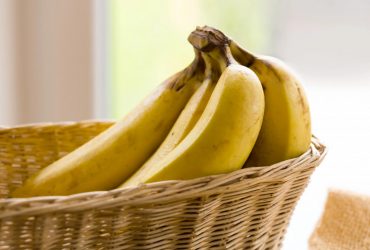 Як зберігати банани, щоб вони не чорніли: фахівці назвали предмет, який врятує фрукти