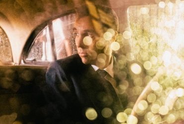 Аутентичные авто, живое пение и несколько версий сценария: интересные факты о фильме Месье Азнавур