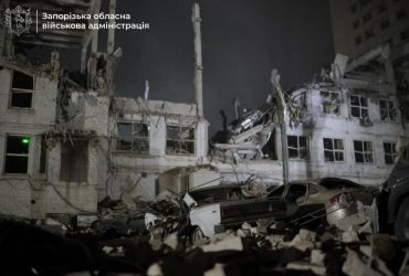 Удар по Запорожью: количество жертв и пострадавших возросло, под завалами ищут людей (фото)