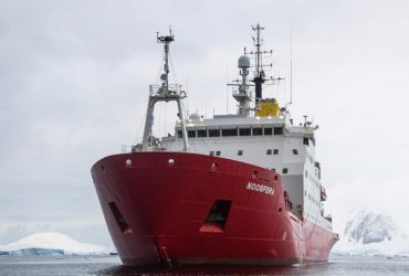 Український криголам Ноосфера витісняє росіян з Антарктиди