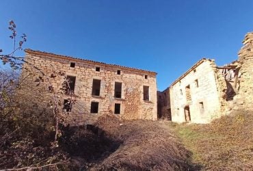 Пара приобрела целую деревню в Испании по цене одного дома: но есть нюанс