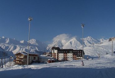 На тілах жодної рани: на лижному курорті в Грузії знайшли мертвими 12 людей