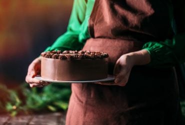 Шоколадний торт по-шведськи: легендарний кулінар поділився смачним рецептом