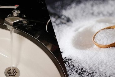 Як почистити злив на кухні: експерт поділилася одним натуральним, але потужним засобом