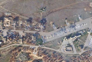 Росіяни будують захисні споруди на авіабазі Бельбек в окупованому Криму, - TWZ