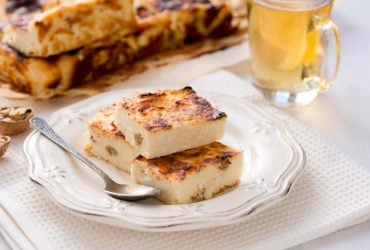 Пышная и нежная творожная запеканка: пошаговый рецепт для тонкой талии