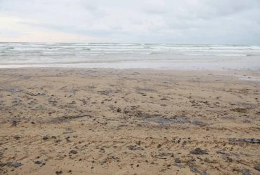 Выброс не прекращается: из-за аварии танкеров РФ в Краснодарском крае объявлено ЧС