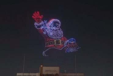 Дрони утворили в небі Техасу гігантського Санта-Клауса (відео)