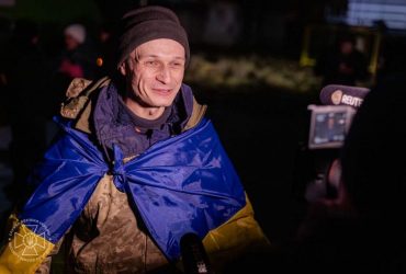 Захищали Маріуполь: з російського полону повернулися два журналісти