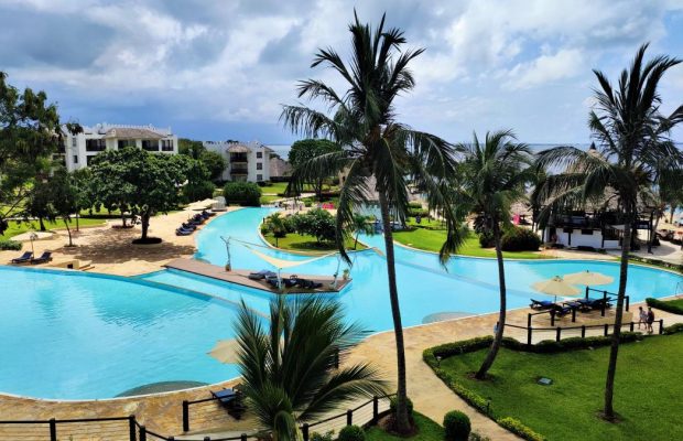 Власники дорогих готелів радіють, коли половина номерів порожні: причина дивує