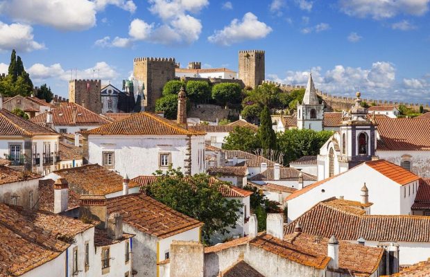 Ніби зупинилося в часі: експерти назвали мальовниче містечко для відпочинку у Португалії