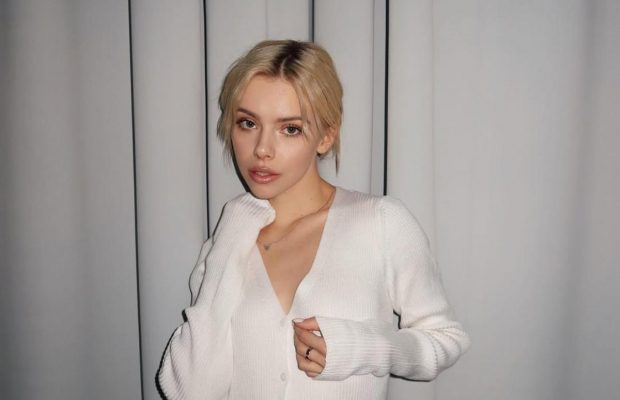 Відома українська співачка відповіла на закиди, що багаті батьки допомогли їй здобути славу