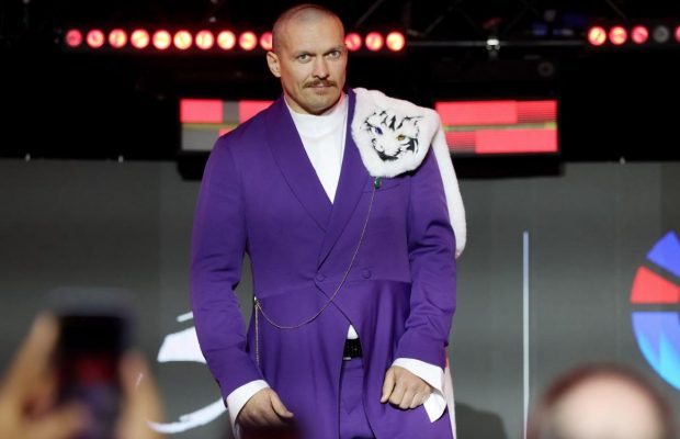 Усик перед реваншем с Фьюри поразил стильным образом: дизайнер раскрыла символизм костюма