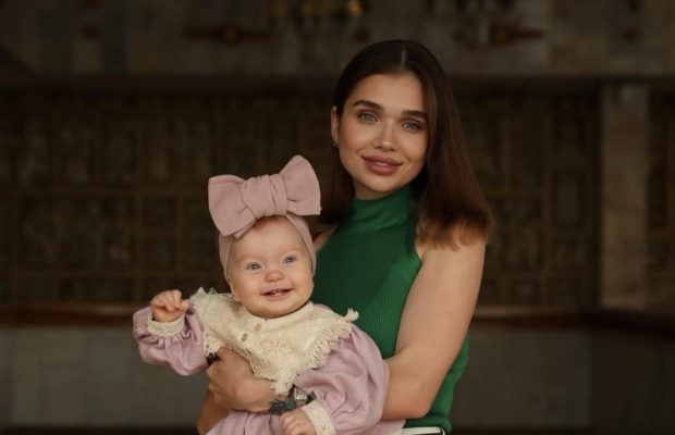 У доньки відомої української блогерки зупинилося дихання: "День поділив життя на до і після"