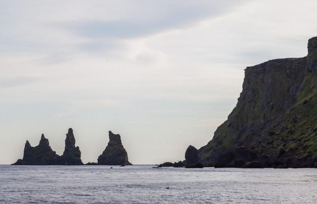 Найкрасивіший та водночас дуже небезпечний: названо пляж в Ісландії з величезними хвилями