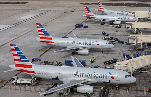 Найбільша американська авіакомпанія призупиняла всі рейси до США: що трапилося