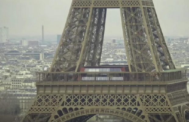 На Ейфелевій вежі сталося коротке замикання: евакували сотні людей