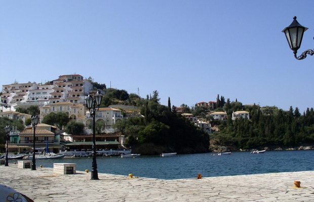 Ідеально підійде для закоханих: названо село в Греції, яке розташоване на відомому острові