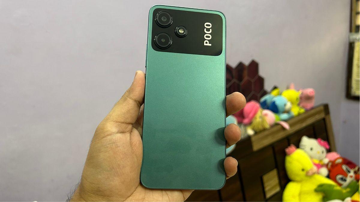 Дизайн модуля с камерами в смартфоне Poco M6 Pro