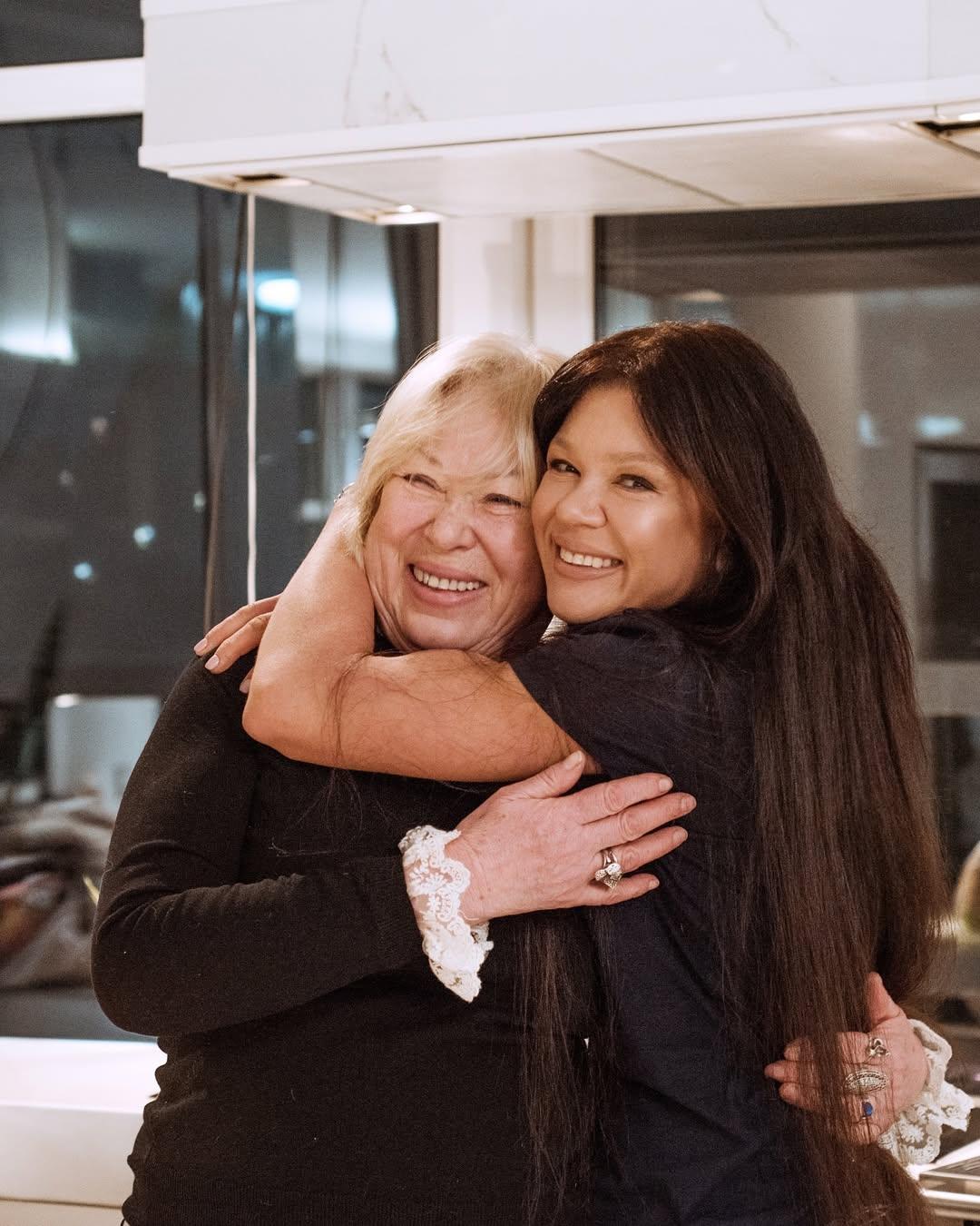 Ruslana with her mother / Instagram screenshot