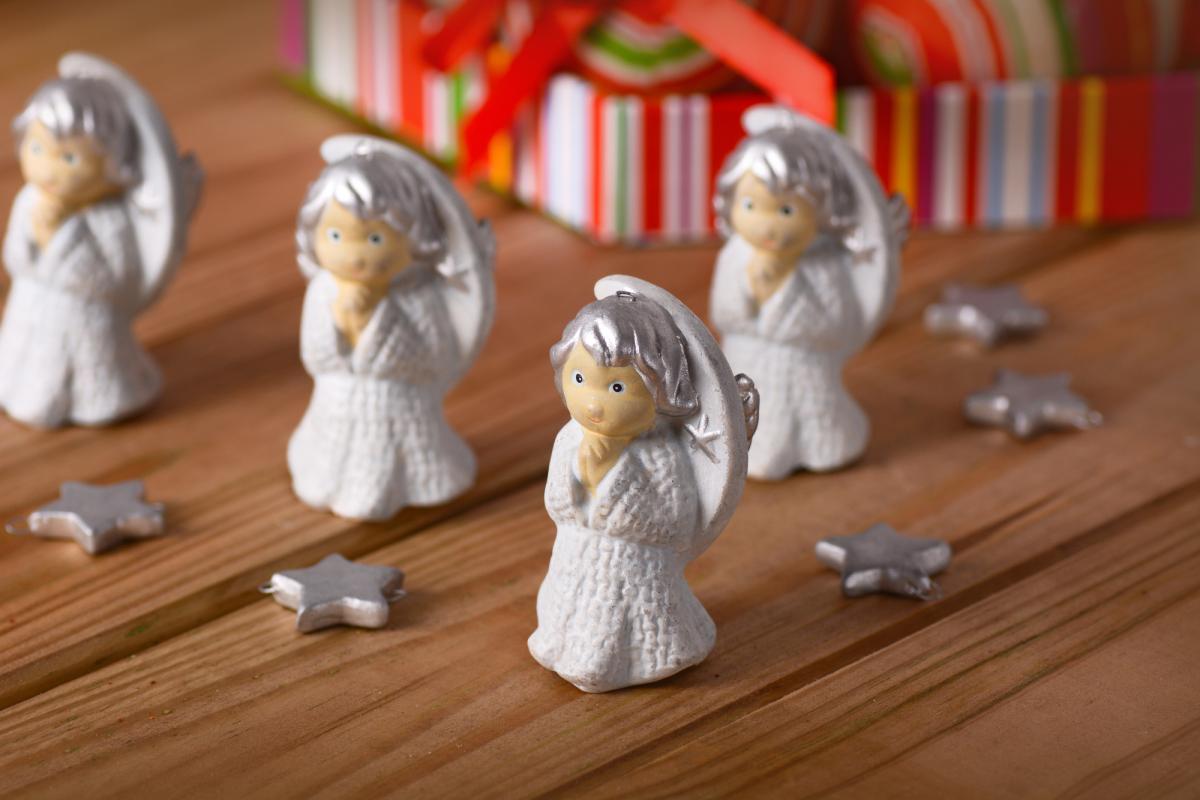 День ангела в сучасній традиції відзначають у день іменин / фото ua.depositphotos.com День ангела в сучасній традиції відзначають у день іменин / фото ua.depositphotos.com