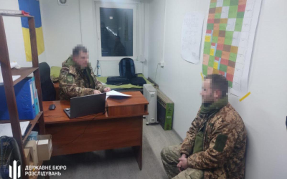 Командира роты 155 бригады задержали в Ровенской области / фото ДБР Командира роты 155 бригады задержали в Ровенской области / фото ДБР