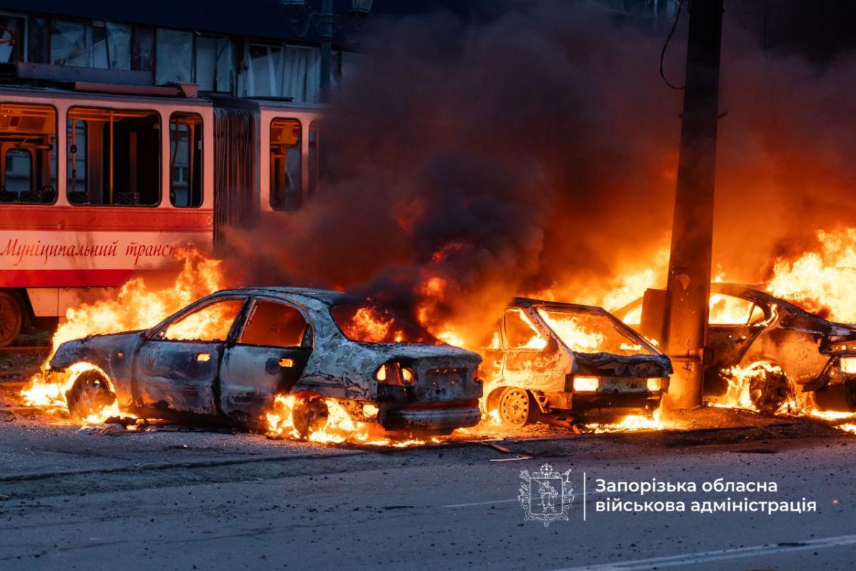Ворог ударив по Запоріжжю / фото Запорізька ОВА Ворог ударив по Запоріжжю / фото Запорізька ОВА