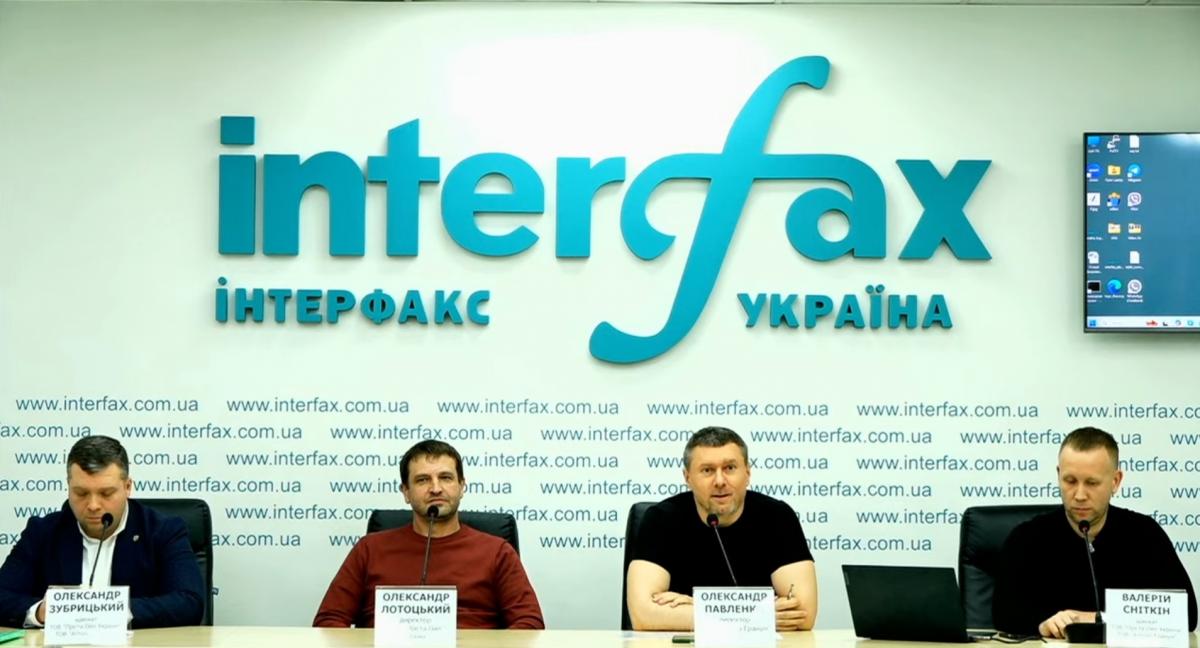 'Не дає нам працювати': директори компаній, які працюють у Одеському порту, поскаржились на тиск БЕБ 'Не дає нам працювати': директори компаній, які працюють у Одеському порту, поскаржились на тиск БЕБ