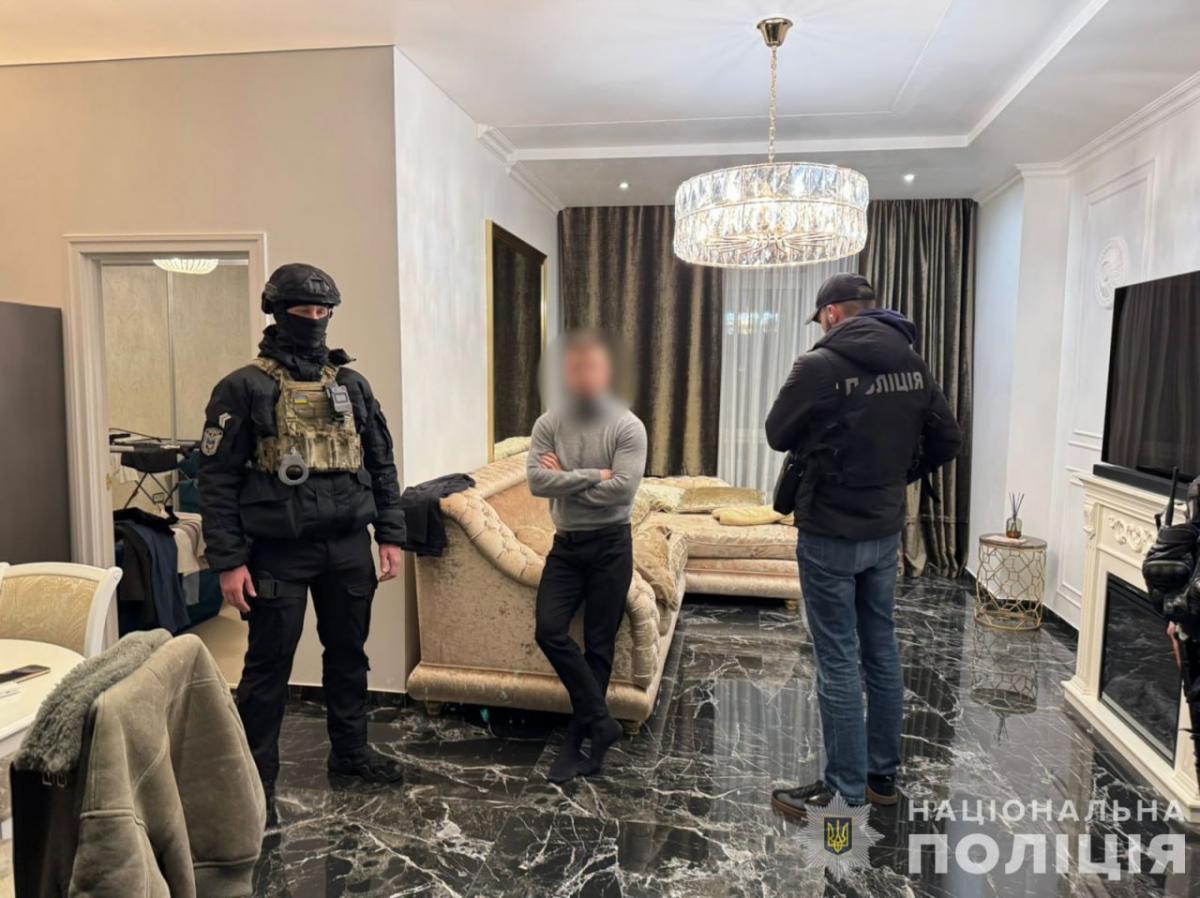 Полицейские ликвидировали схемы переправки уклонистов за границу / фото Нацполиция Полицейские ликвидировали схемы переправки уклонистов за границу / фото Нацполиция