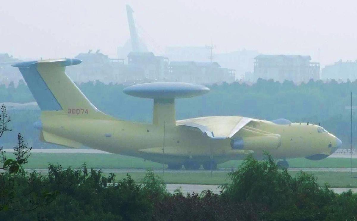 KJ-2000 - китайский самолет-разведчик, который стоит на вооружении уже некоторое время / фото wikipedia.org KJ-2000 - китайский самолет-разведчик, который стоит на вооружении уже некоторое время / фото wikipedia.org