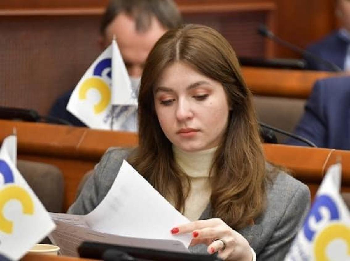 Суд розгляне справу доньки нардепа від Порошенка: під наркотиками збила на пішохідному переході людину, - ЗМІ Суд розгляне справу доньки нардепа від Порошенка: під наркотиками збила на пішохідному переході людину, - ЗМІ