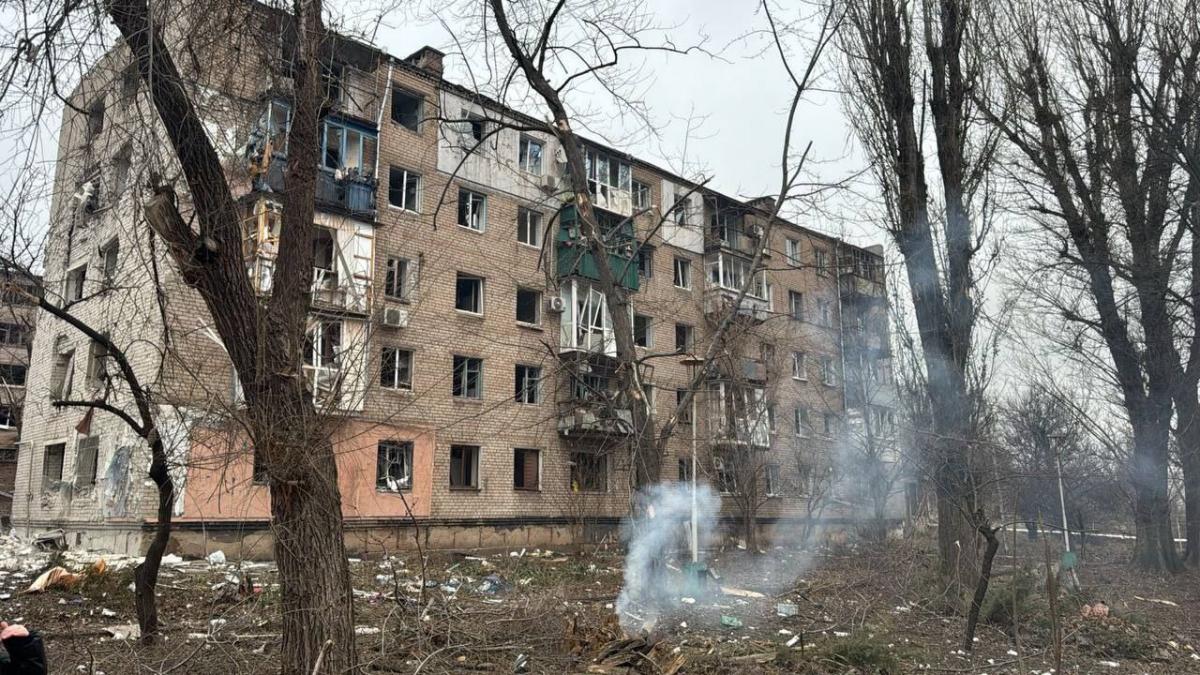 Пошкоджений внаслідок атаки житловий будинок / фото t.me/dnipropetrovskaODA Пошкоджений внаслідок атаки житловий будинок / фото t.me/dnipropetrovskaODA