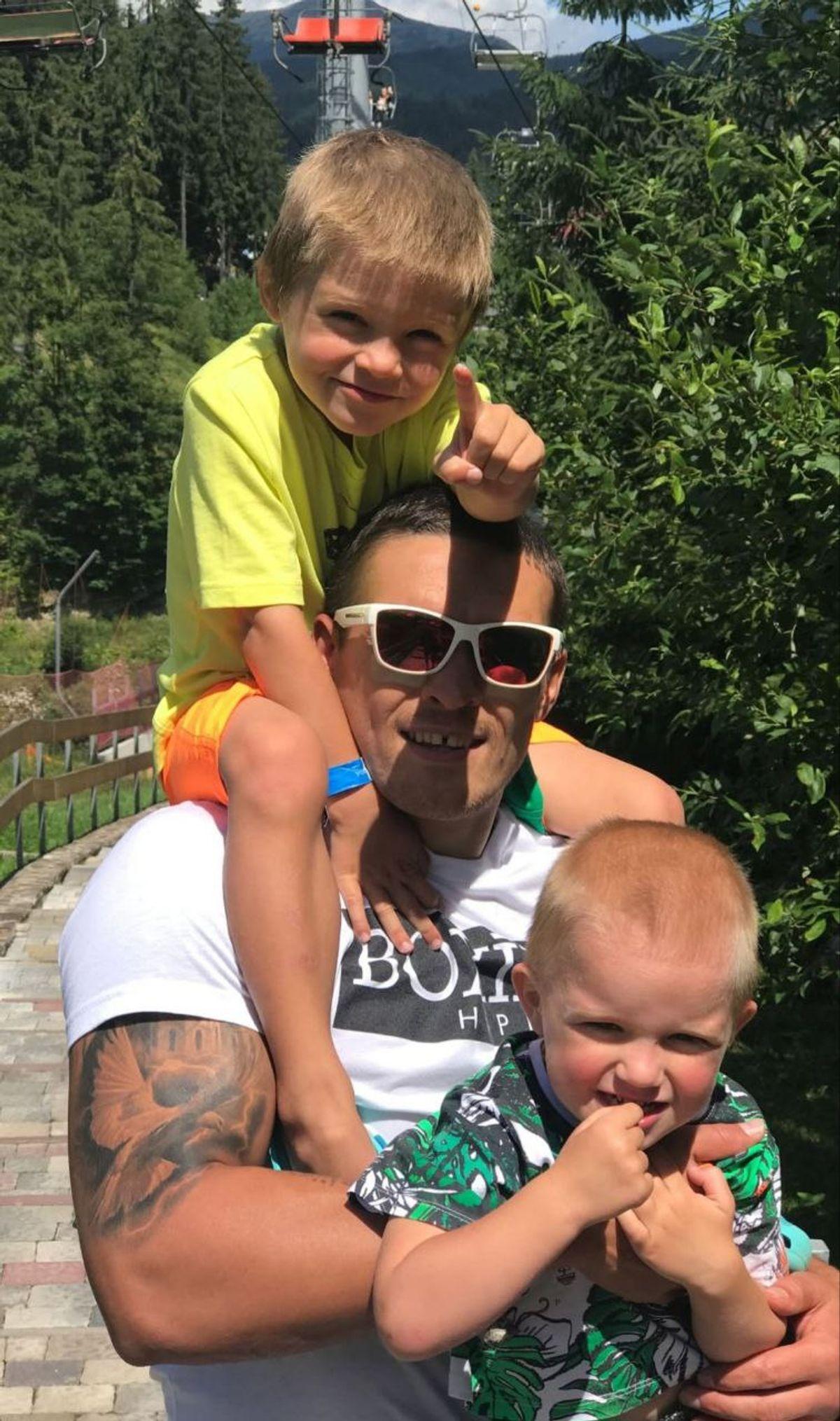 Олександр Усик з дітьми / скріншот Instagram Олександр Усик з дітьми / скріншот Instagram