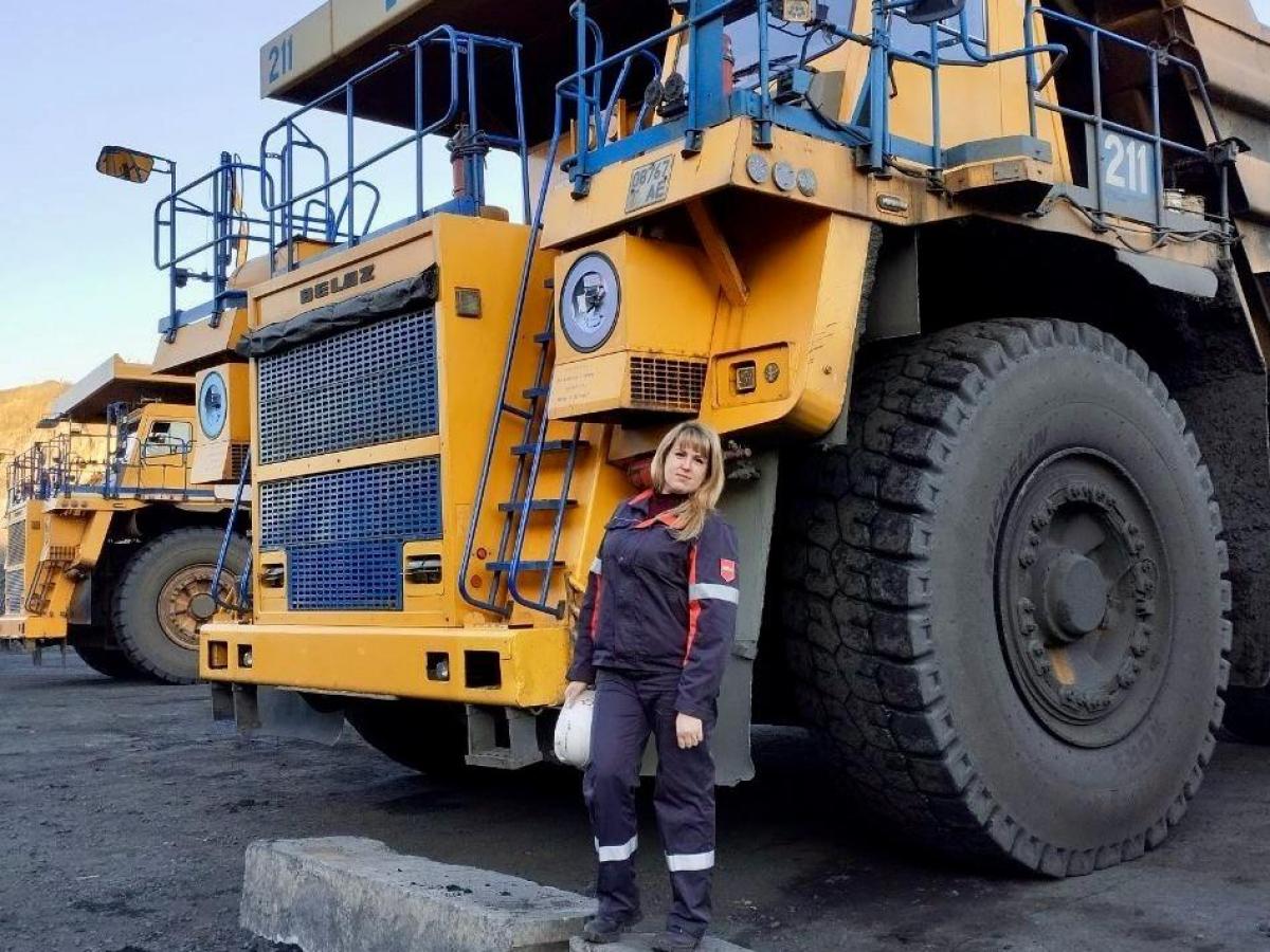 Лідерки інженерії: українські дівчата все частіше обирають навчання у гірничих спеціальностях Лідерки інженерії: українські дівчата все частіше обирають навчання у гірничих спеціальностях