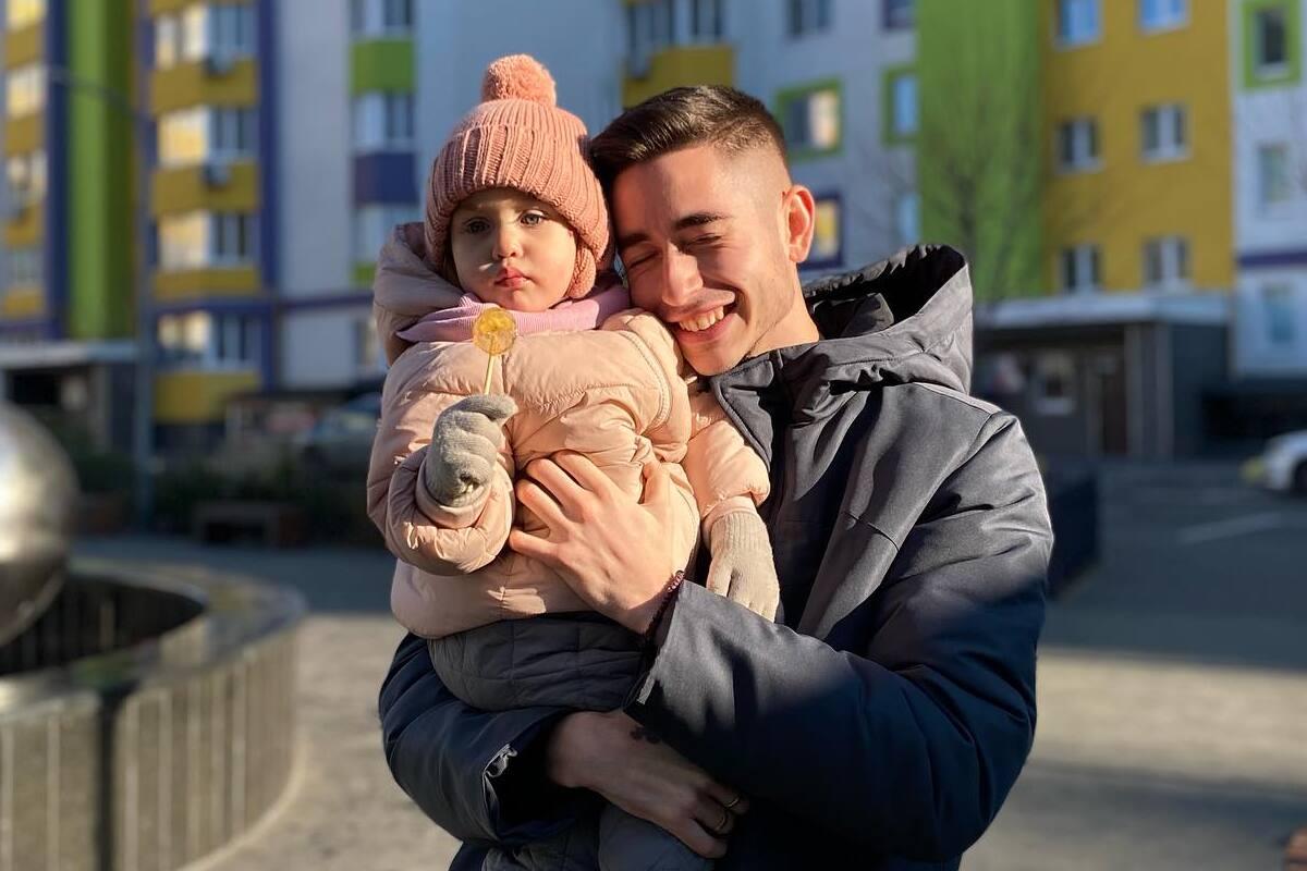 Жена Сасанчина рассекретила опасный диагноз 3-летней дочери: 'Молюсь' Жена Сасанчина рассекретила опасный диагноз 3-летней дочери: 'Молюсь'