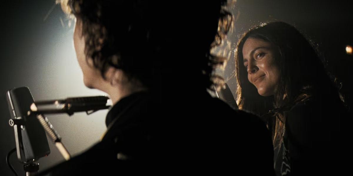 Тімоті Шаламе і Моніка Барбаро / фото Kinomania Film Distribution Тімоті Шаламе і Моніка Барбаро / фото Kinomania Film Distribution