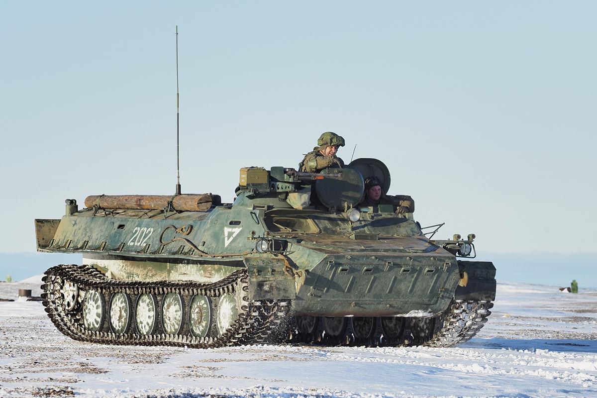Россия потеряла уже около 1300 бронетягачей МТ-ЛБ / фото wikipedia.org Россия потеряла уже около 1300 бронетягачей МТ-ЛБ / фото wikipedia.org