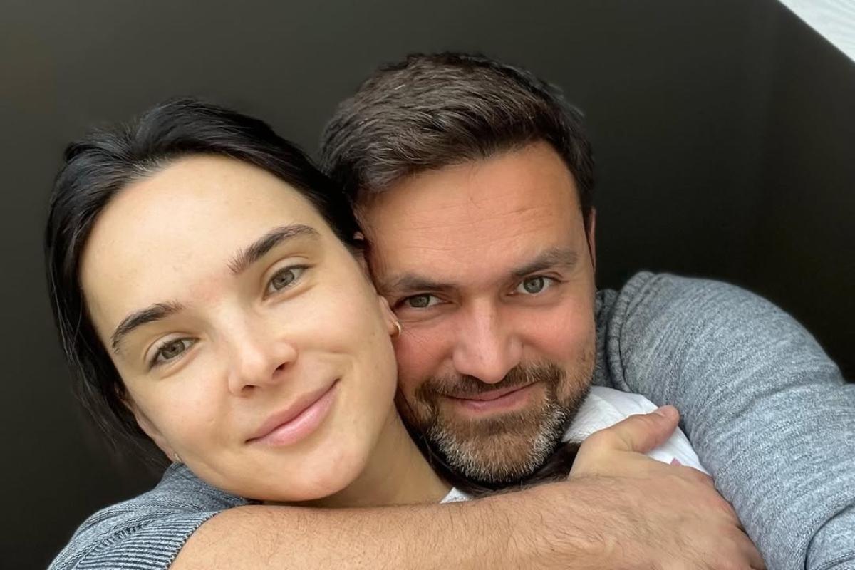 Инна Мирошниченко порезала руку, когда готовила салат, из-за чего ей наложили четыре шва / скриншот Instagram Инна Мирошниченко порезала руку, когда готовила салат, из-за чего ей наложили четыре шва / скриншот Instagram